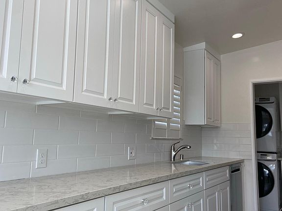 5th image of 2310 Ocean Ave