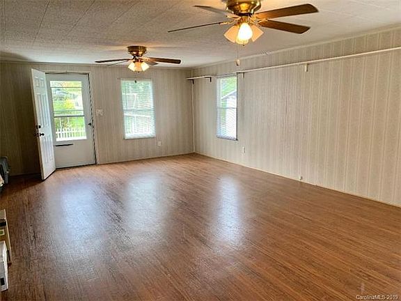 2nd image of 538 Fitzsimmons St