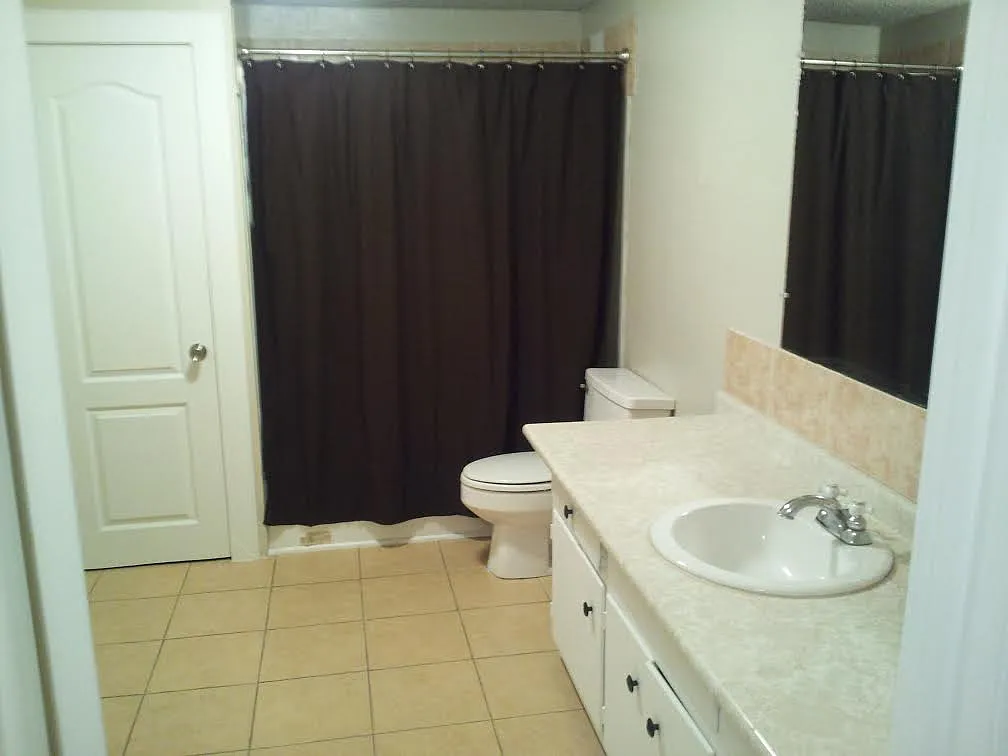 3 bed, 1560 sqft, $1,750 — Photo 2