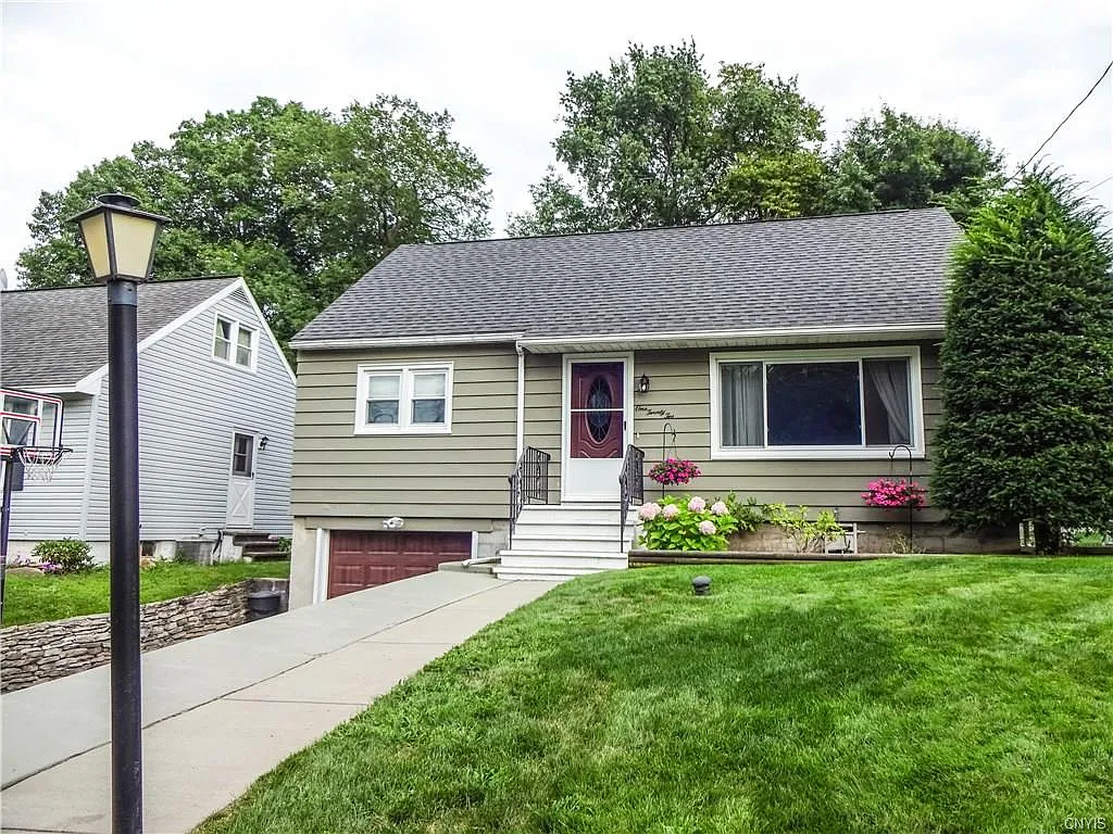 122 Wilson Ave photo 1