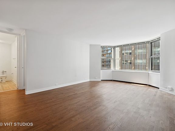 4th image of 535 N Michigan Ave APT 1304