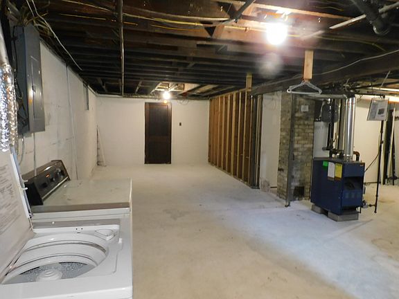 2nd image of 160 Academy St
