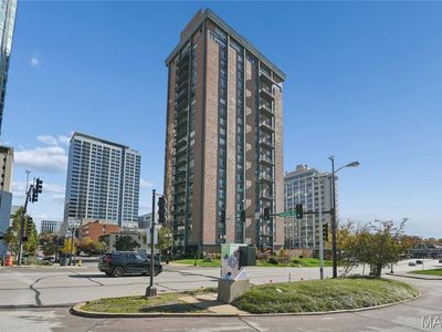 200 S Brentwood Blvd APT 7E, Saint Louis, MO, 63105