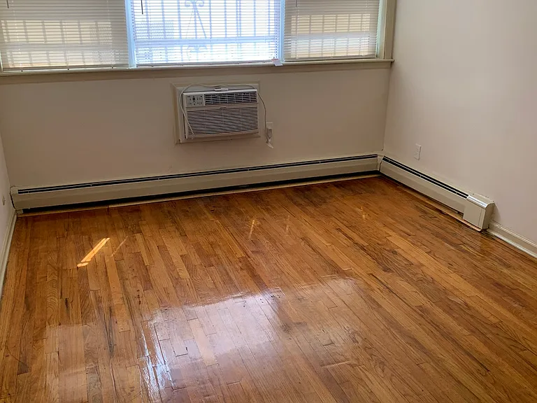 Lynn York Apartments — Photo 3