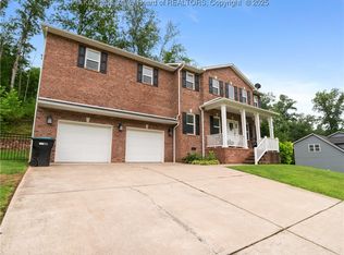 44 Russell St, Winfield, WV 25213