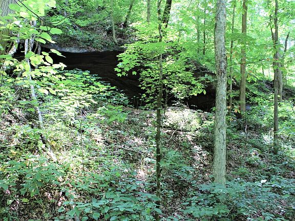 Rock shelter just up out of the valley floor