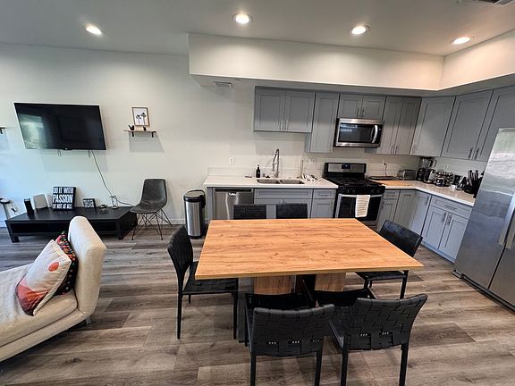 4th image of 2625 Somerset Dr