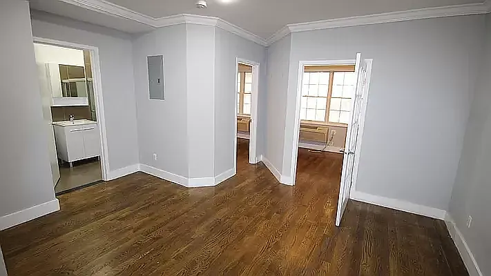 Rented by Friedman Mayer, LREB | media 18