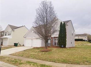 7606 Eurostar Dr, Charlotte, NC 28213