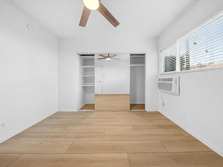 1815 N. Harvard Blvd — Photo 15