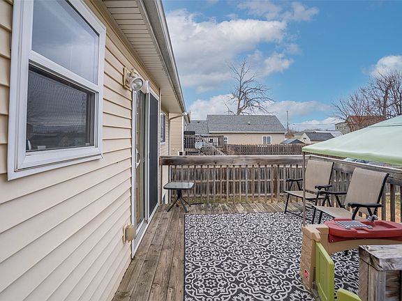 5th image of 1527 De Wolf St