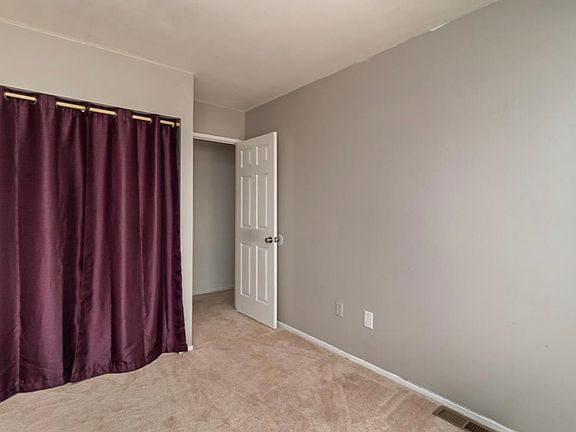 2nd image of 2834 Cambridge Dr #2-3