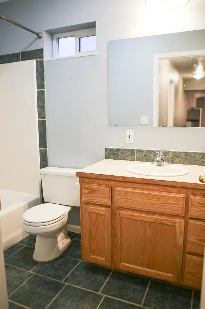 Big Space-Roommate Ready! 5 Bedroom home near EWU! — Photo 3