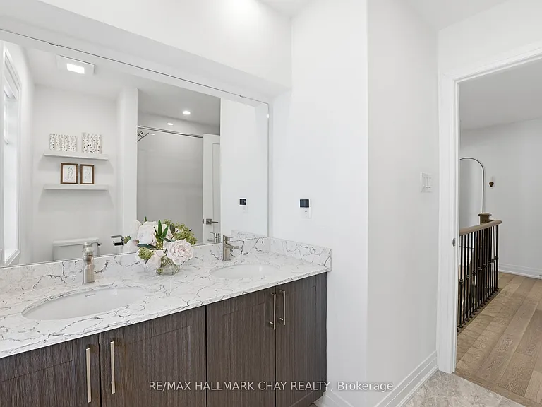 29 Shelburne Ave — Photo 17