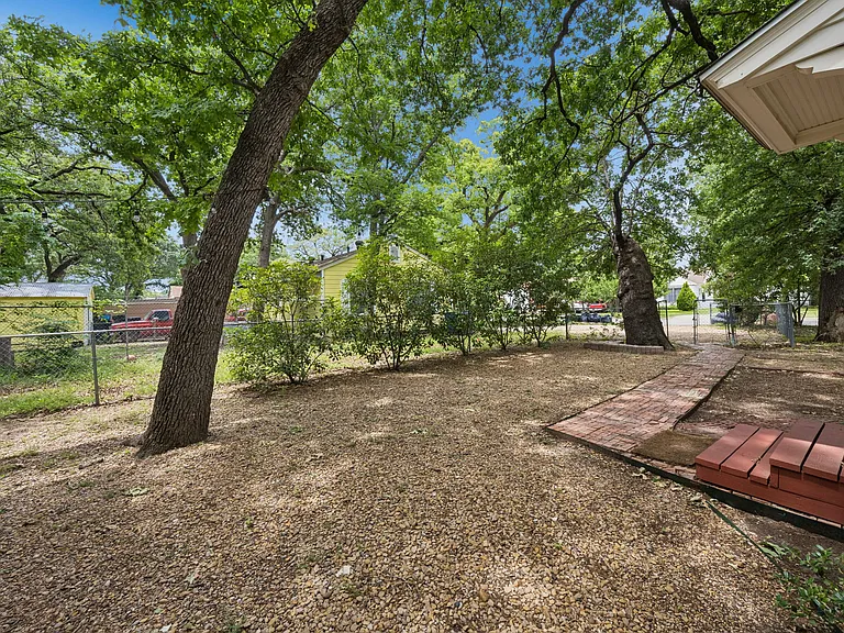 7923 Mohawk Dr — Photo 44
