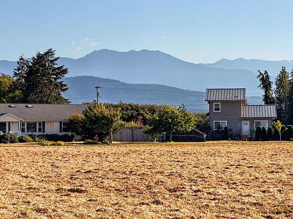 1st image of Territory Rd