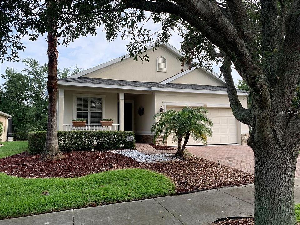 1st image of 111 Crescent Moon Dr