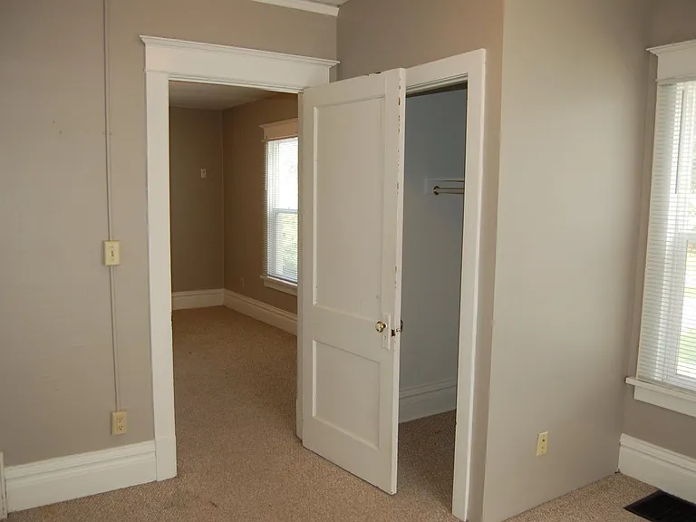 909 N Governor St — Photo 10