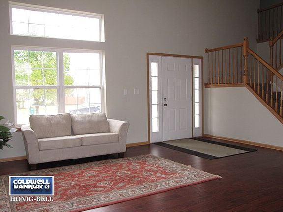 3rd image of 2709 Stonebridge Dr