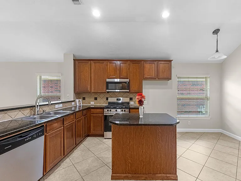 4014 Pinecrest Holw — Photo 13