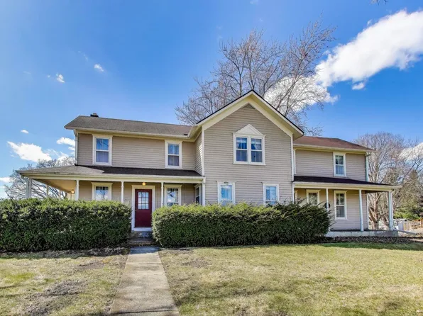 9N620 S Water Rd, Elgin, IL 60124