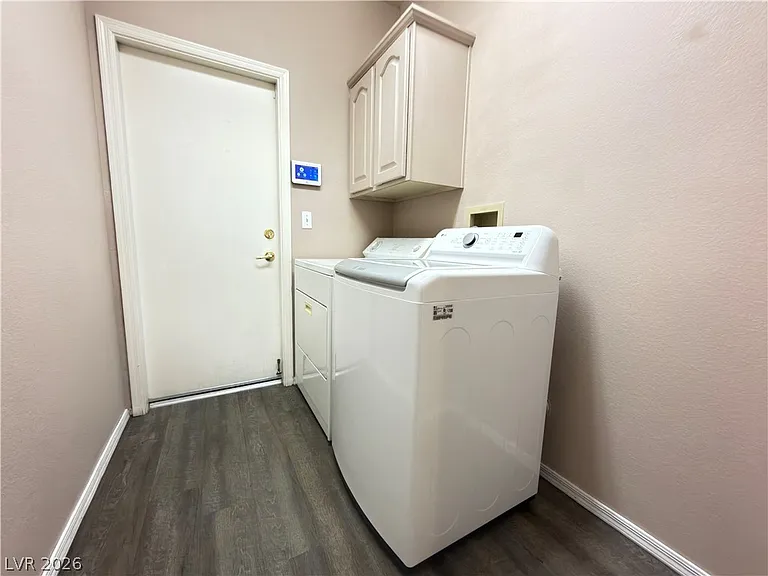 10433 Snyder Ave — Photo 18