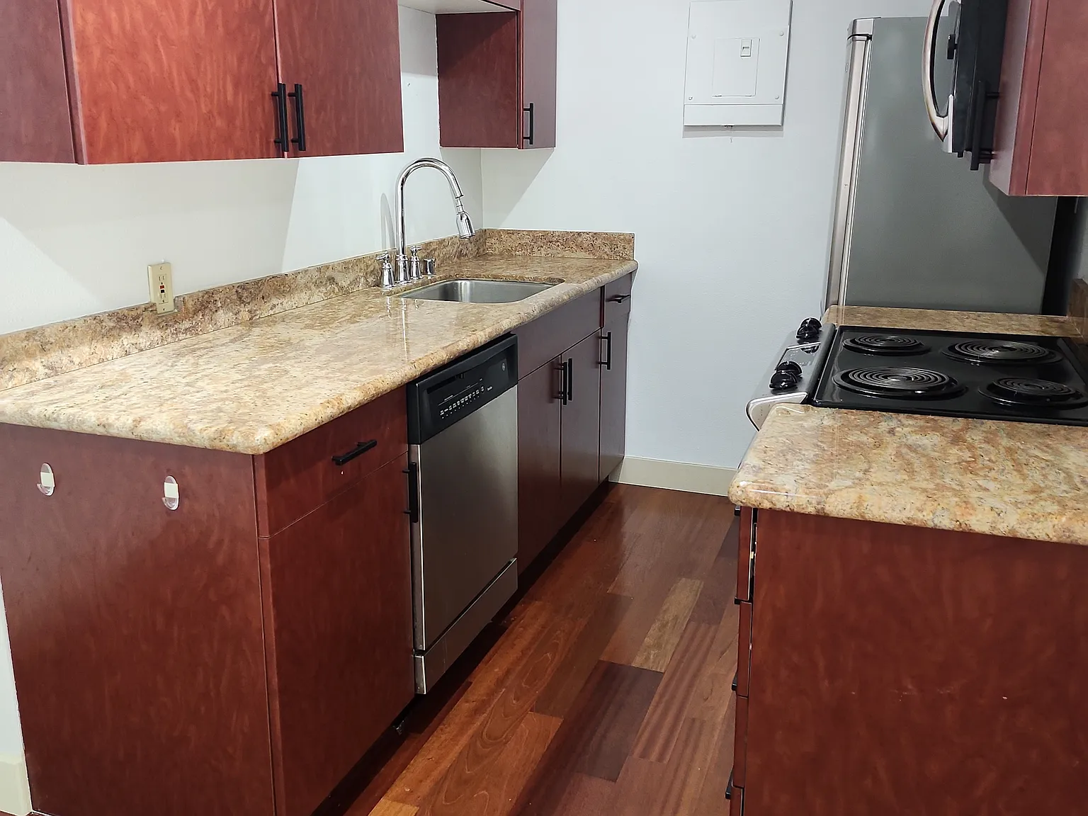 1105 Spring St — Photo 2