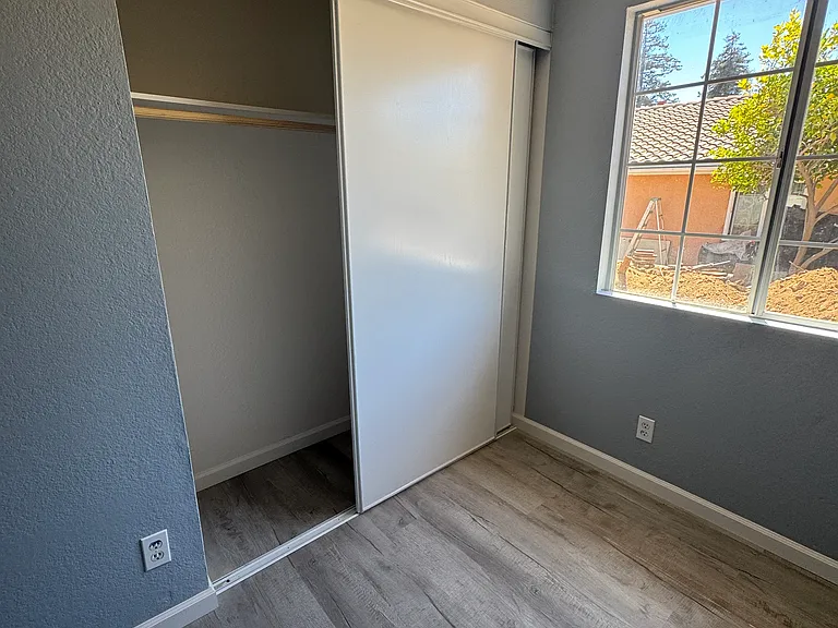 1123 Valerie St — Photo 19