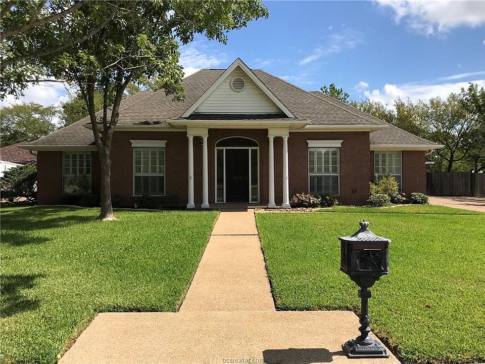 1st image of 1005 Oakhaven Cir