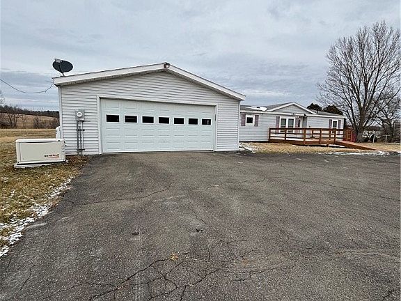 3rd image of 184 Catlin Hill Rd