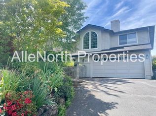 571 Oak Hill Cir, Ashland, OR 97520