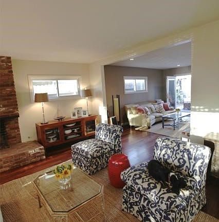 3rd image of 220 Tivoli Dr