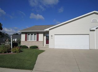 2234 Knuell St, Manitowoc, WI 54220