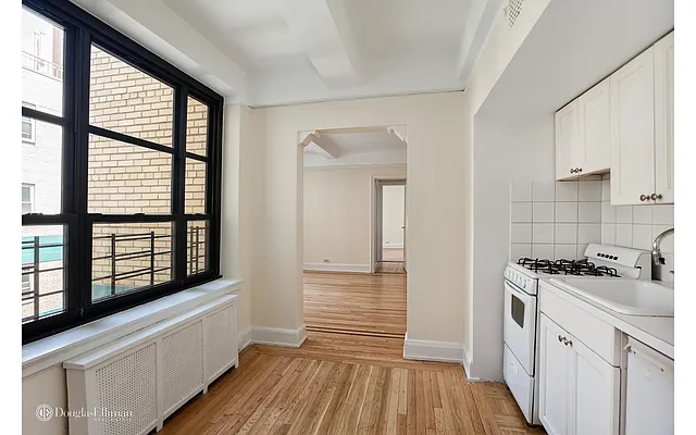 Sold by Douglas Elliman | media 15