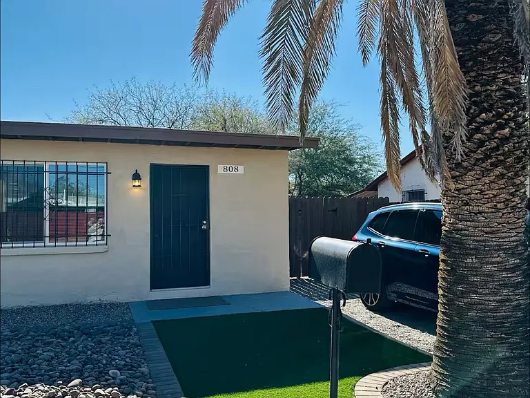 808 E Halcyon Rd — Photo 11