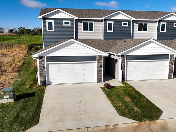 2nd image of 3001 Bracken Pl