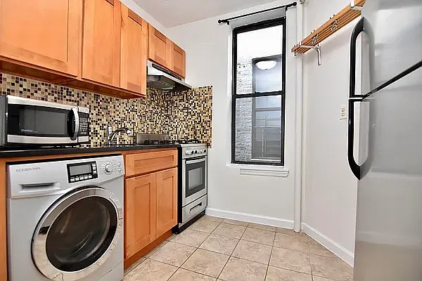 Rented by Bohemia Realty Group | media 11