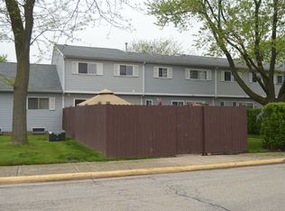 418 Devonshire Ct, Bolingbrook, IL 60440