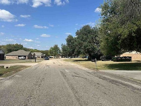 Exterior Neighborhood (street photo)