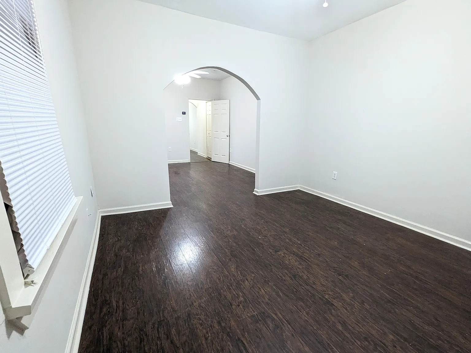 2 bed, 871 sqft, $1,375 — Photo 2