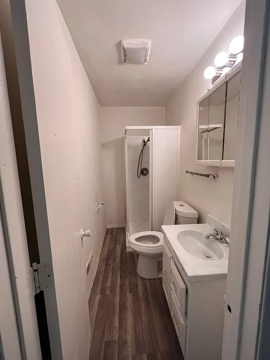 Building Photo - 6011 Vine St #3