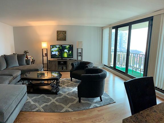 2nd image of 6150 N Kenmore Ave APT 9D