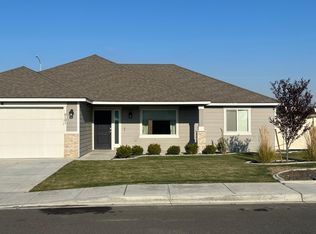 8101 Coldwater Dr, Pasco, WA 99301
