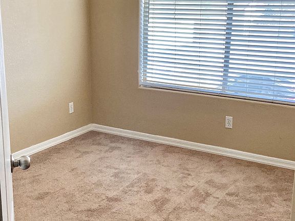 4th image of 1406 W Emerald Ave Unit 121
