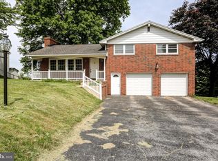 389 Randolph Dr, York, PA 17403