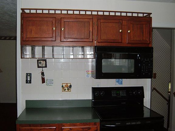 5th image of 114 Honeysuckle Dr