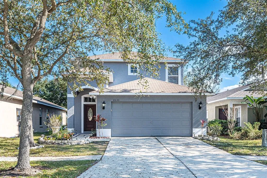 4 bed, 2.5 bath, 2062 sqft, $2,550 — Photo 1