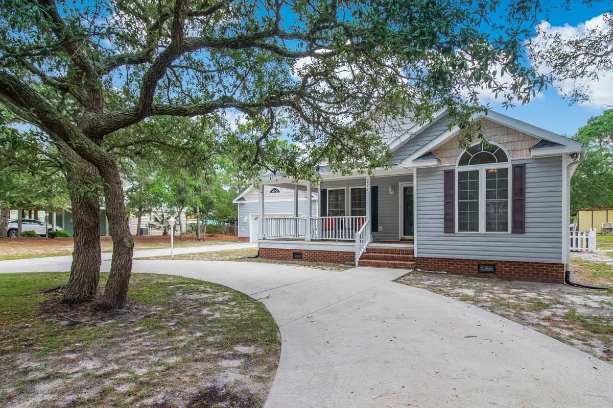 3 bed, 1536 sqft, $2,240 — Photo 1