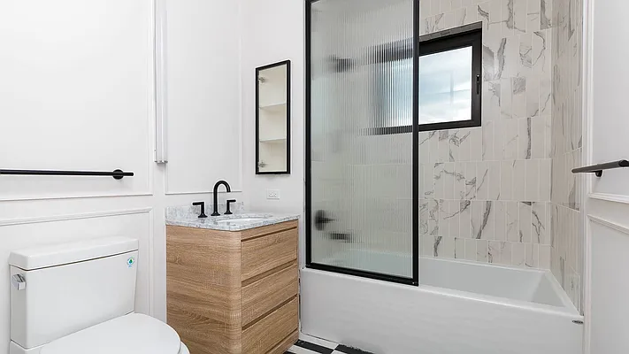 Rented by Nooklyn NYC LLC | media 13