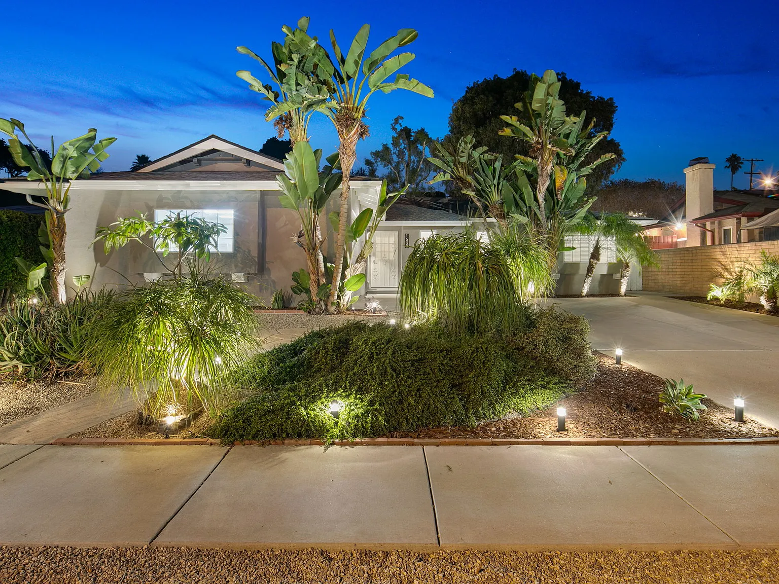 1648 El Prado Avenue — Photo 1